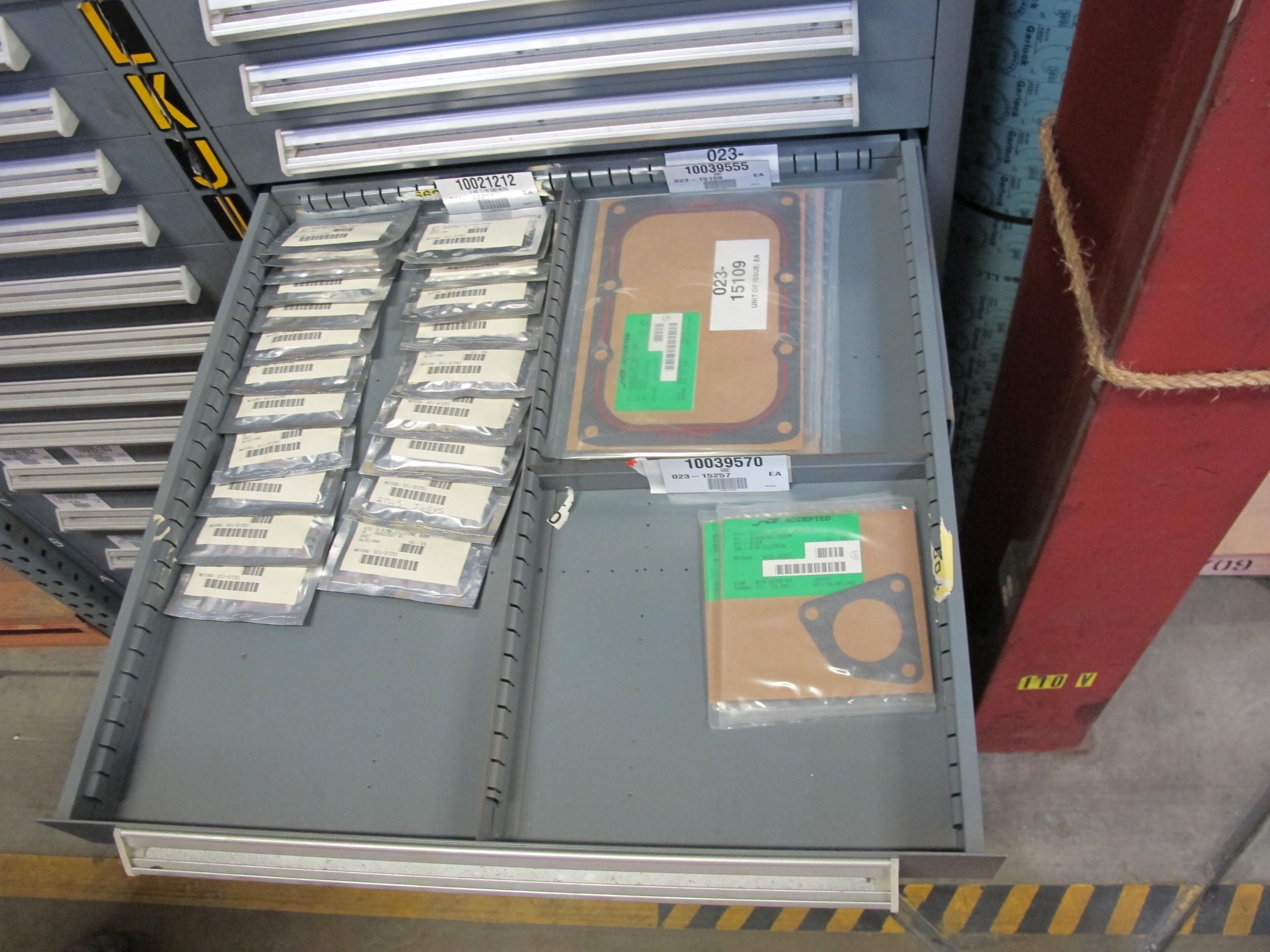 STANLEY VIDMAR HEAVY DUTY 12-DRAWER PARTS CABINET W/ CONTENTS (W-50) LOADING & HANDLING FEE $25-